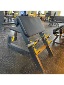 Скамья для бицепса с сиденьем. Скамья Скотта (Seated Preacher Curl)